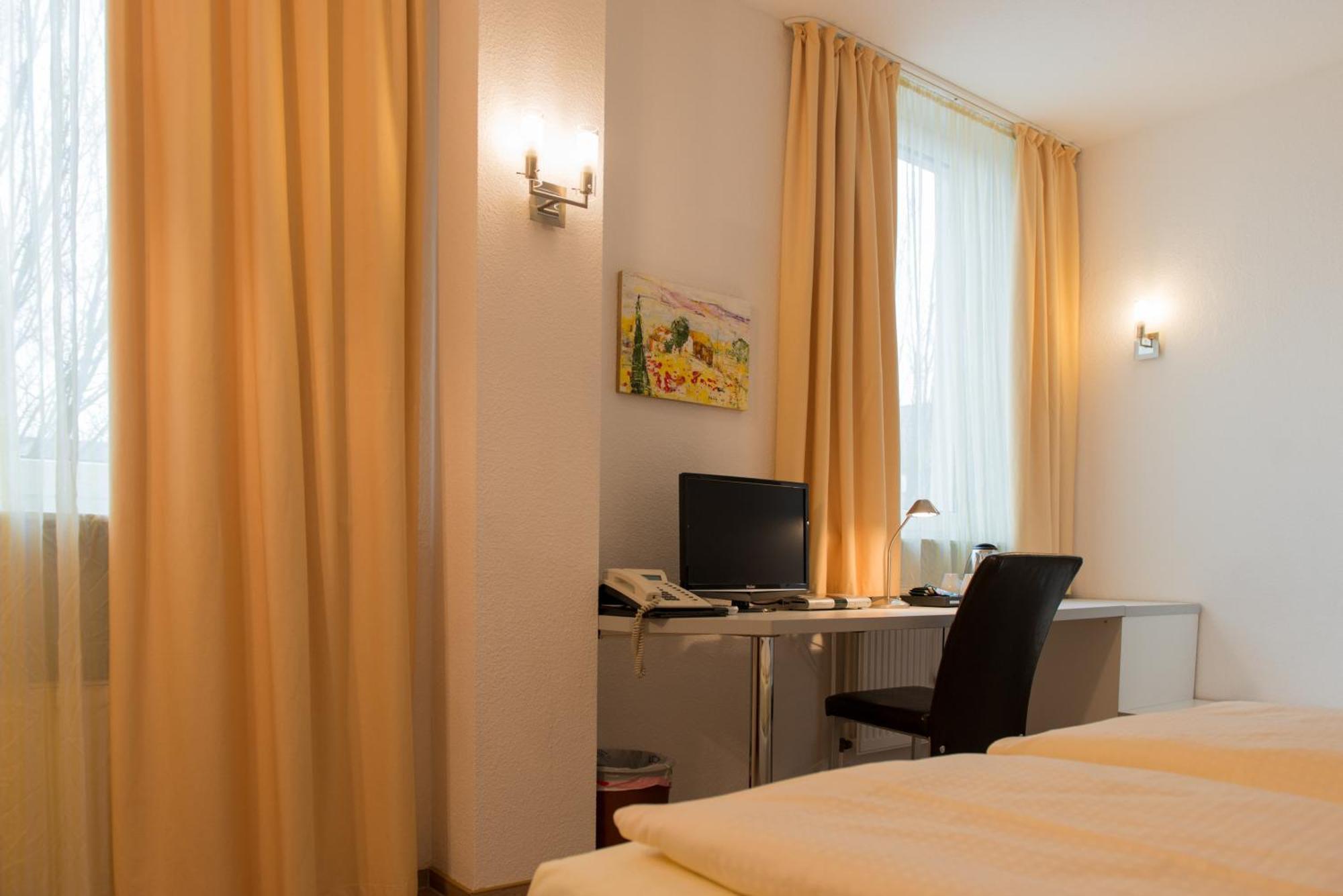 Ziegenbruch'S Gastronomie Hotel Spenge ภายนอก รูปภาพ